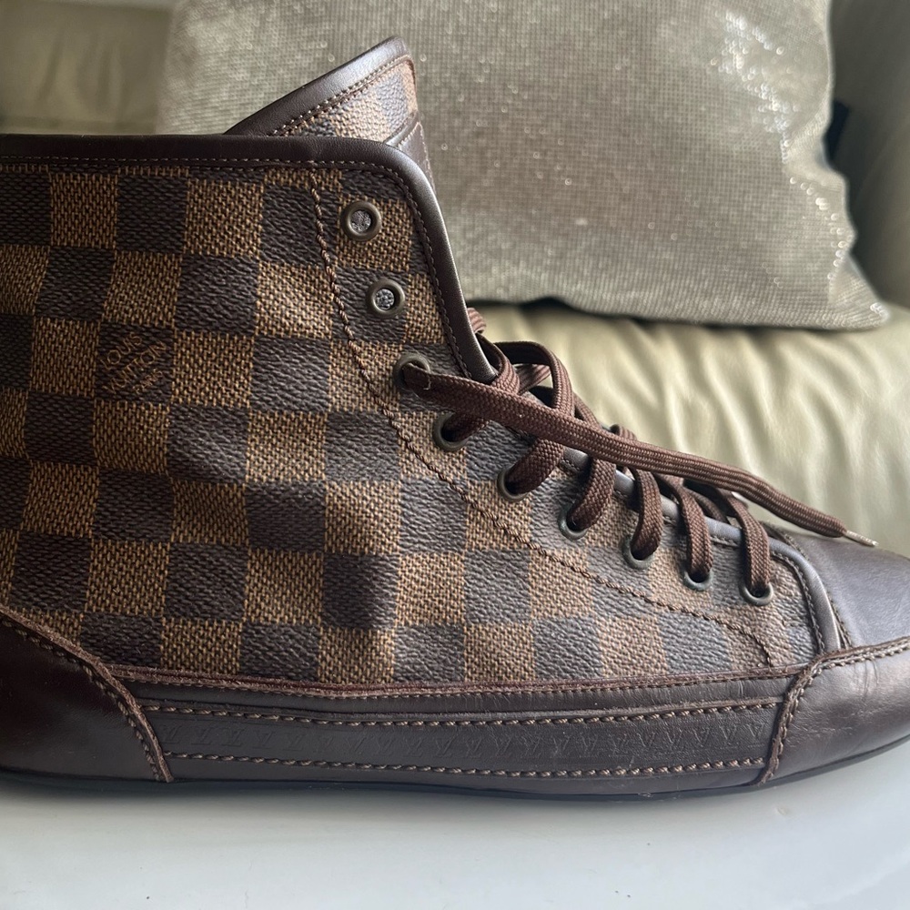 Authentic LV Damier leather High-Top Sneakers - Picture 2 of 10